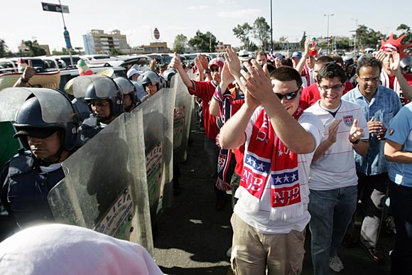 [Image: 20090812USAvMEX_Fans_WCQ_DZ_048.jpg]